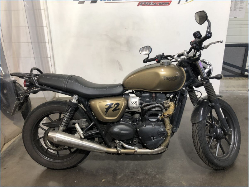 TRIUMPH 900 STREET TWIN 