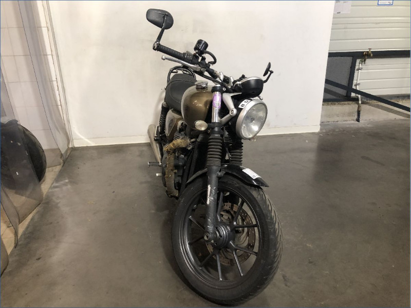 TRIUMPH 900 STREET TWIN 
