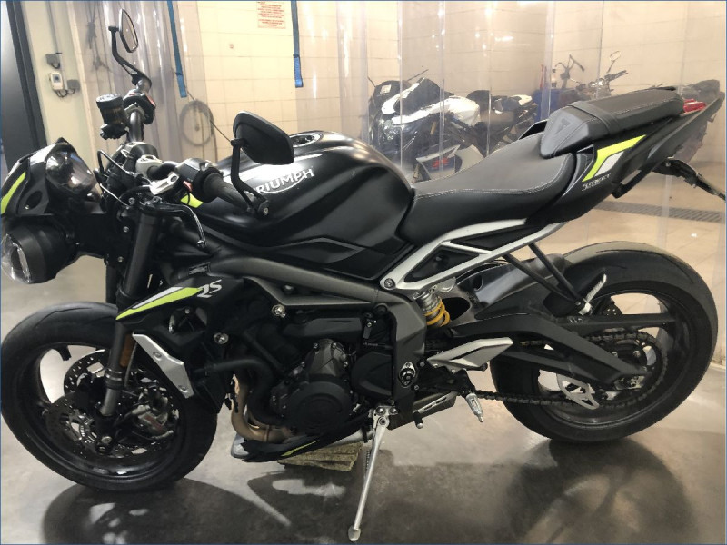 TRIUMPH 765 STREET TRIPLE RS