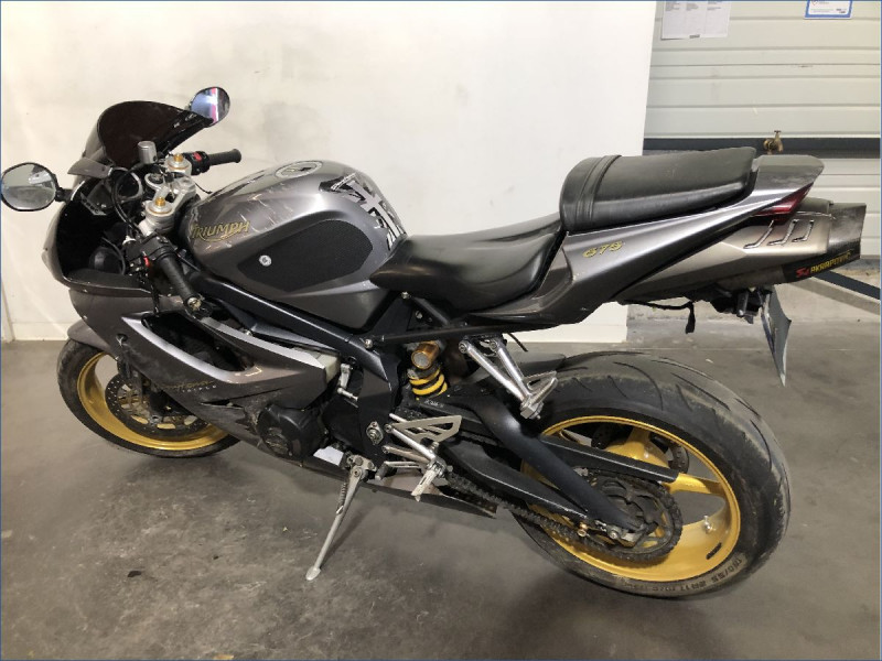 TRIUMPH 675 DAYTONA 