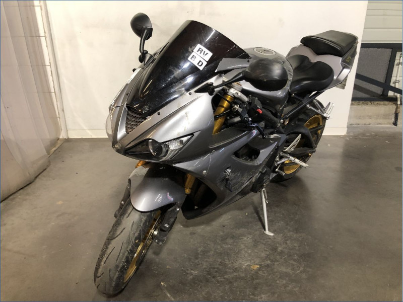 TRIUMPH 675 DAYTONA 
