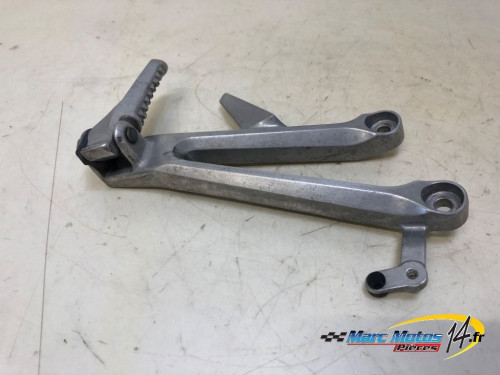 PLATINE ARRIERE DROITE HONDA 1000 CBR R 2004