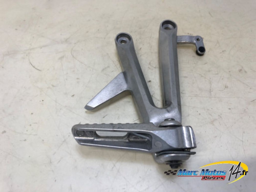 PLATINE ARRIERE DROITE HONDA 1000 CBR R 2004