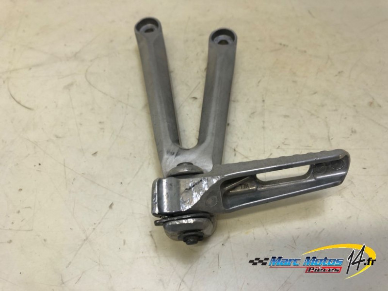 PLATINE ARRIERE GAUCHE HONDA 1000 CBR R 2004