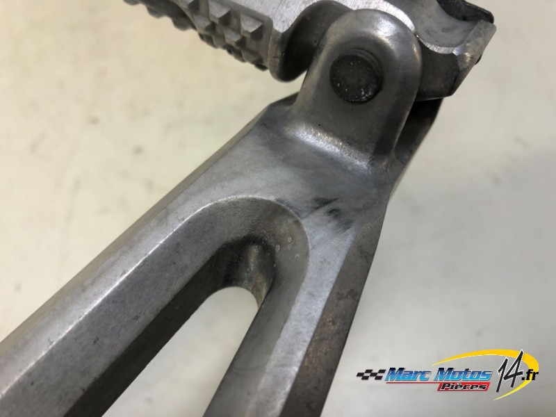 PLATINE ARRIERE GAUCHE HONDA 1000 CBR R 2004