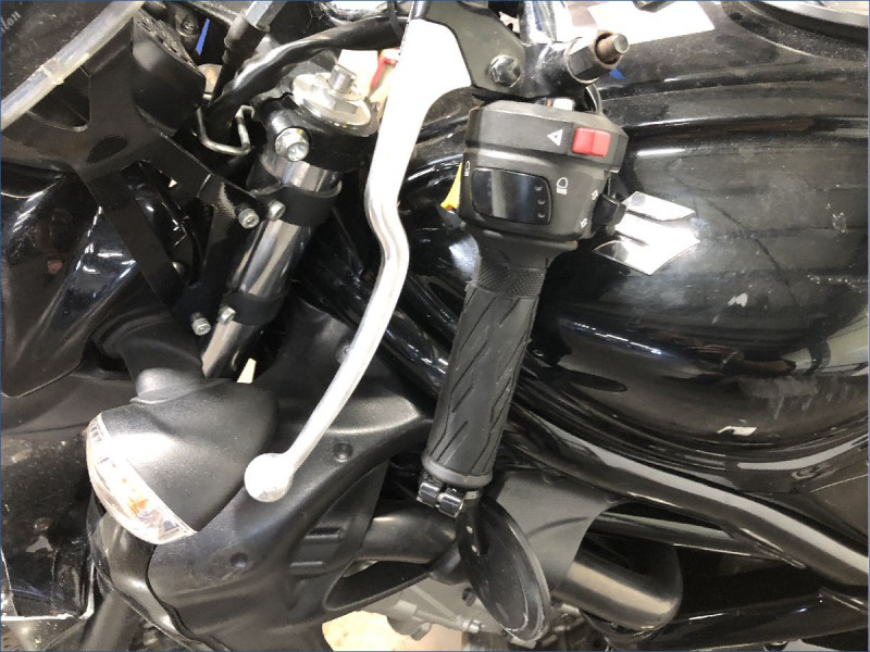 SUZUKI 650 GLADIUS 