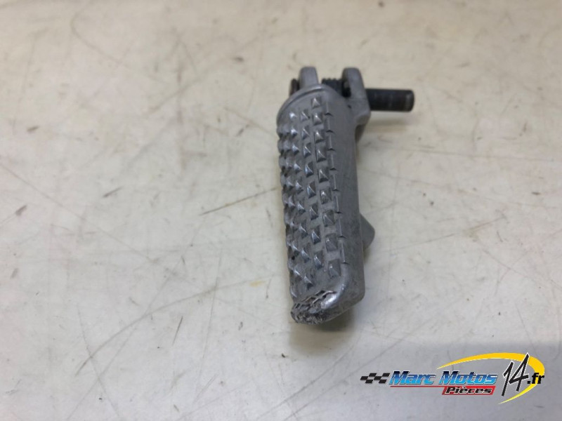 REPOSE-PIED AVANT GAUCHE HONDA 1000 CBR R 2004