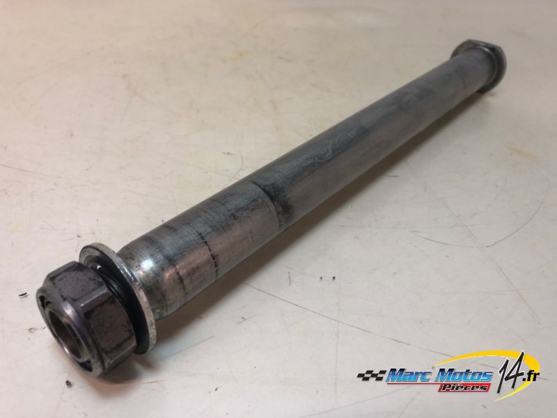 AXE DE ROUE ARRIERE YAMAHA R6 2009