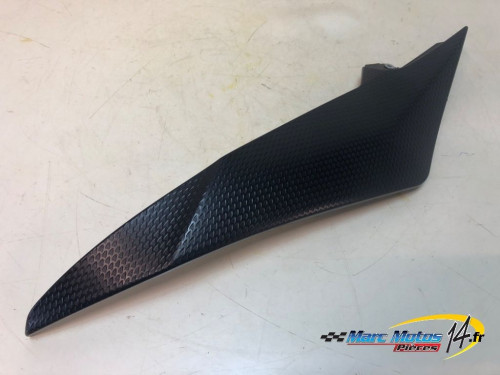 CACHE LATERAL INTERMEDIAIRE DROIT YAMAHA R6 2009