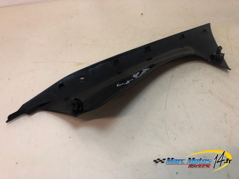 HABILLAGE DE TETE DE FOURCHE DROIT YAMAHA R6 2009