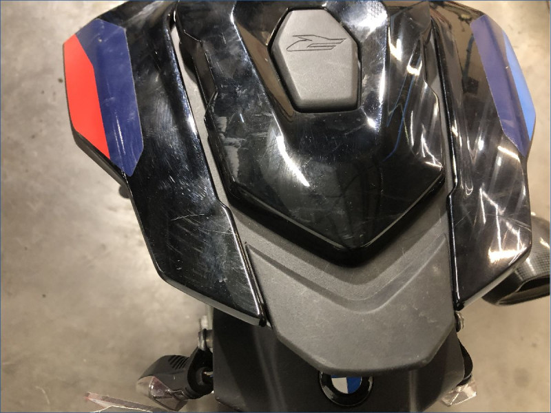 BMW M1000R 