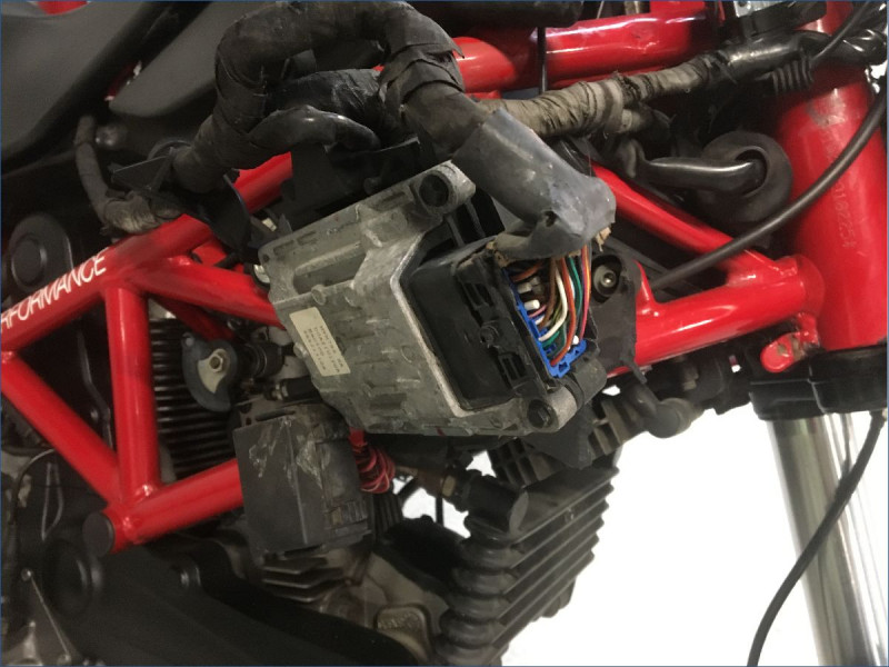 DUCATI 796 HYPERMOTARD 