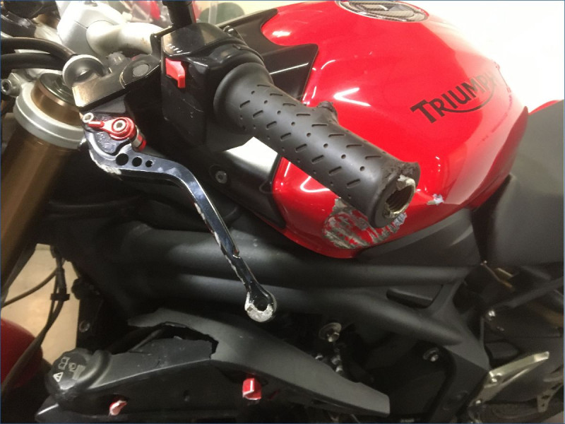 TRIUMPH 1050 SPEED TRIPLE 