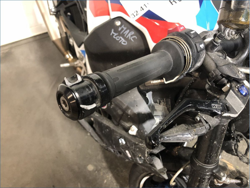 BMW M1000R 