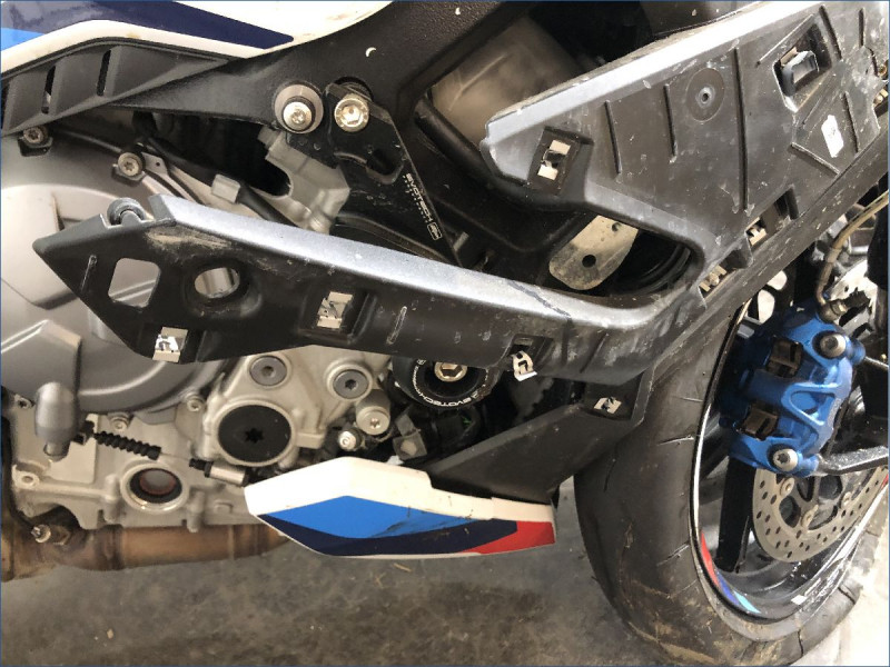 BMW M1000R 