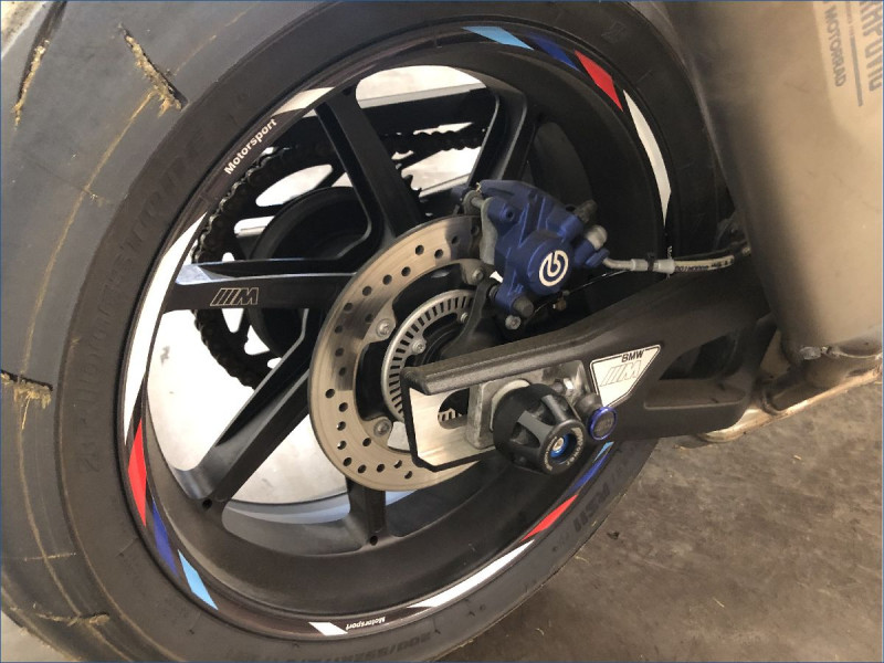 BMW M1000R 