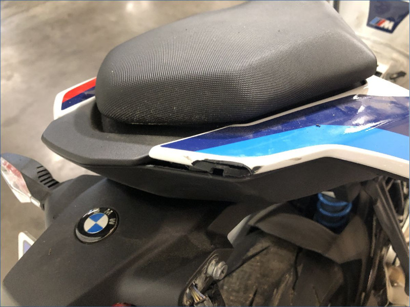 BMW M1000R 