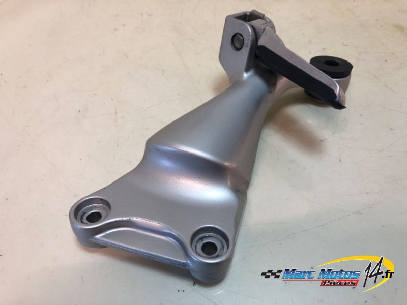 PLATINE ARRIERE DROITE SUZUKI 1300 GSXR HAYABUSA 2006