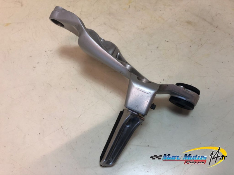 PLATINE ARRIERE DROITE SUZUKI 1300 GSXR HAYABUSA 2006