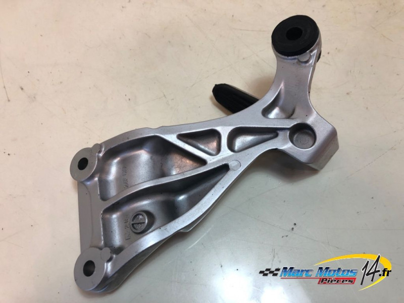 PLATINE ARRIERE DROITE SUZUKI 1300 GSXR HAYABUSA 2006