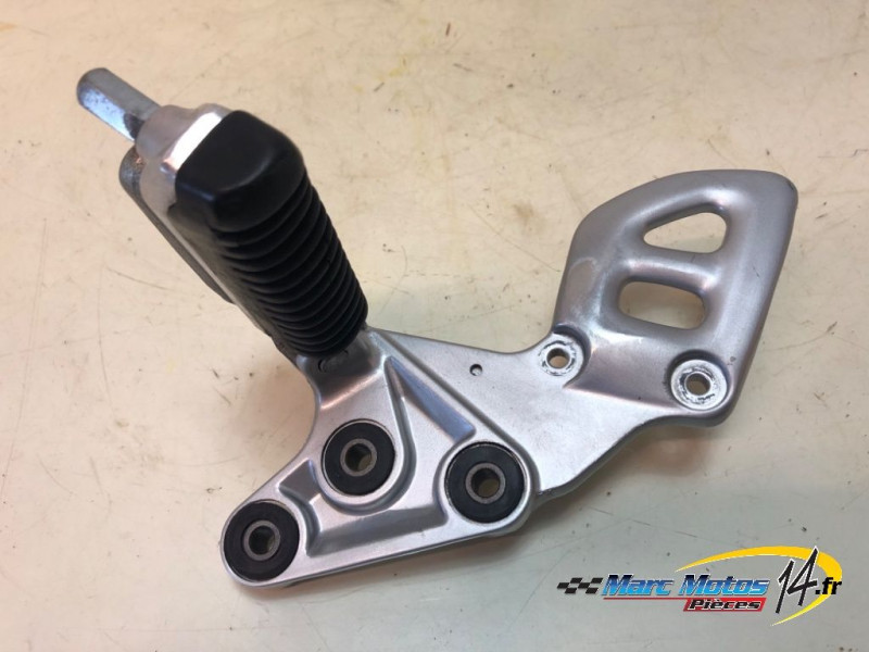 PLATINE AVANT DROITE SUZUKI 1300 GSXR HAYABUSA 2006
