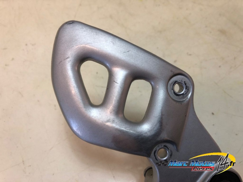 PLATINE AVANT DROITE SUZUKI 1300 GSXR HAYABUSA 2006