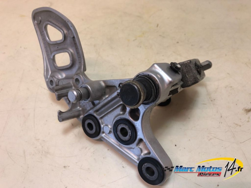 PLATINE AVANT DROITE SUZUKI 1300 GSXR HAYABUSA 2006