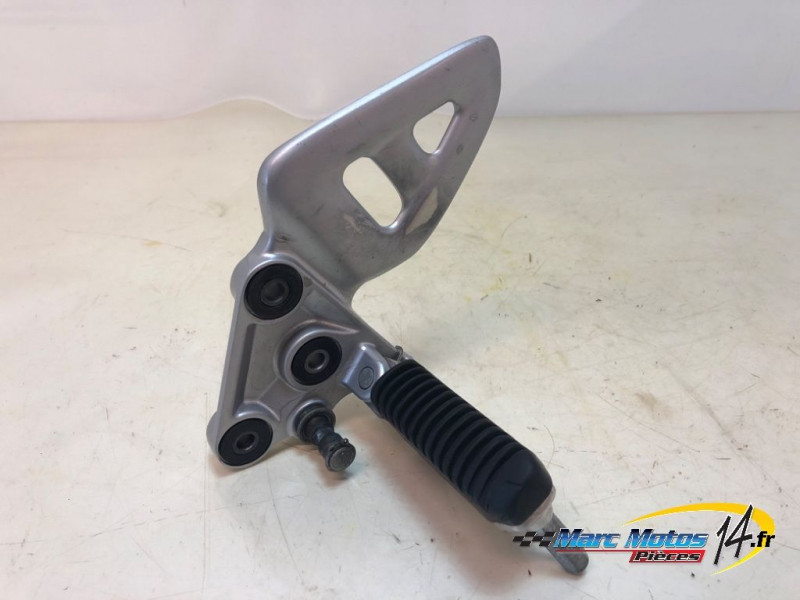 PLATINE AVANT GAUCHE SUZUKI 1300 GSXR HAYABUSA 2006