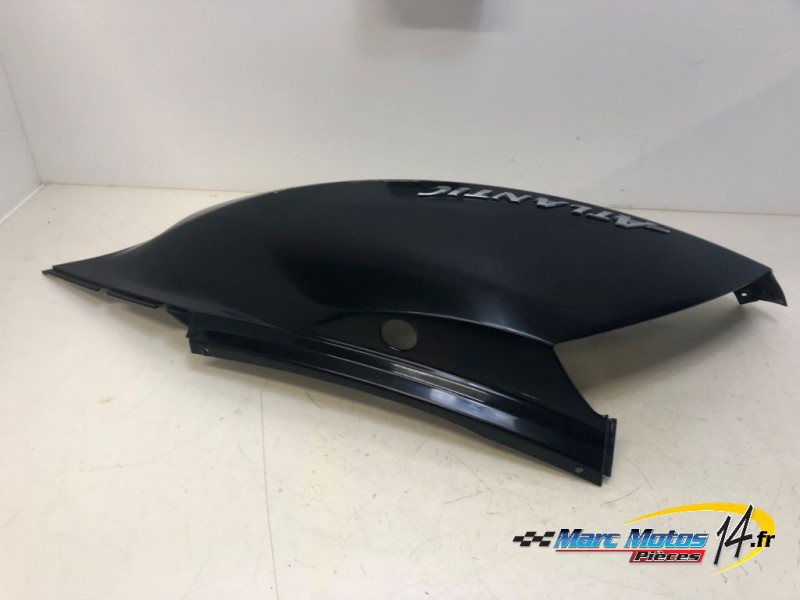 CACHE LATERAL DROIT APRILIA 125 ATLANTIC 2009