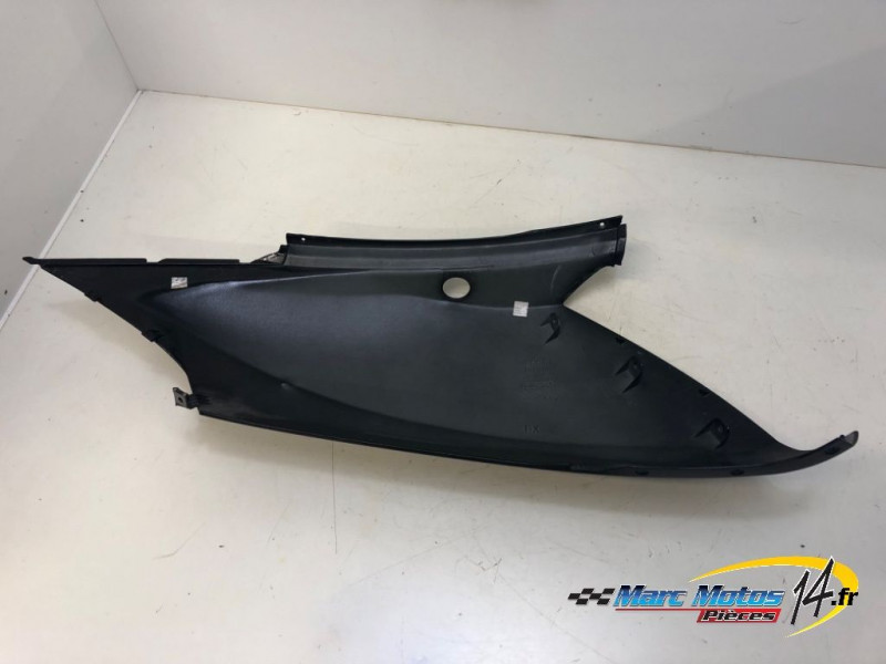 CACHE LATERAL DROIT APRILIA 125 ATLANTIC 2009