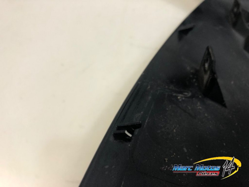 CACHE LATERAL GAUCHE APRILIA 125 ATLANTIC 2009