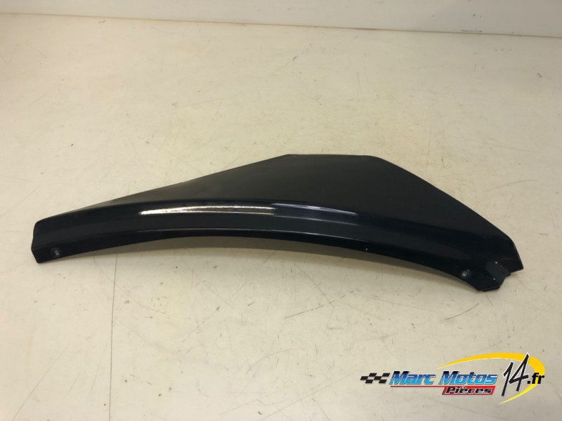 CACHE LATERAL INTERMEDIAIRE GAUCHE APRILIA 125 ATLANTIC 2009