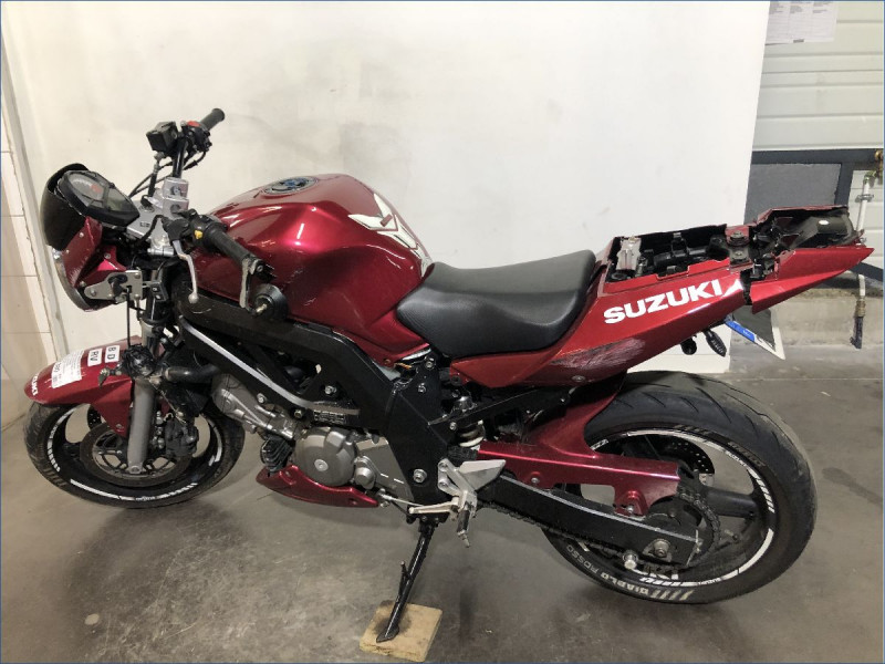 SUZUKI 650 SV N