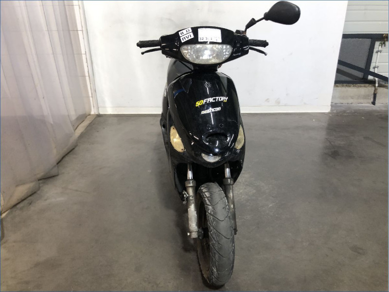 RAZZO BT49QT 