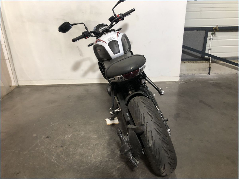 TRIUMPH 660 TRIDENT TRIBUTE
