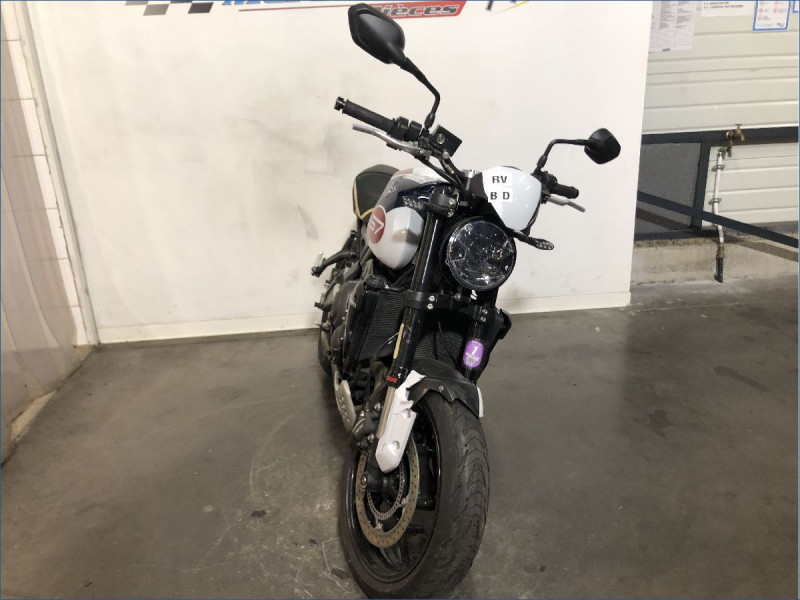 TRIUMPH 660 TRIDENT TRIBUTE