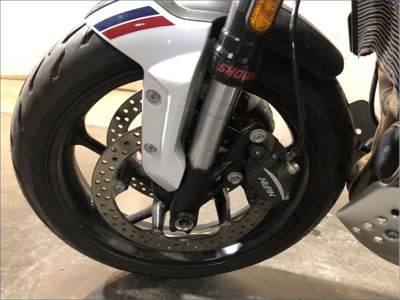 TRIUMPH 660 TRIDENT TRIBUTE