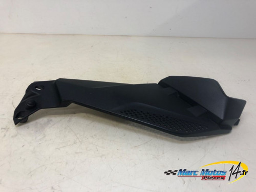 CACHE LATERAL INTERMEDIAIRE GAUCHE BMW R1200GS 2014
