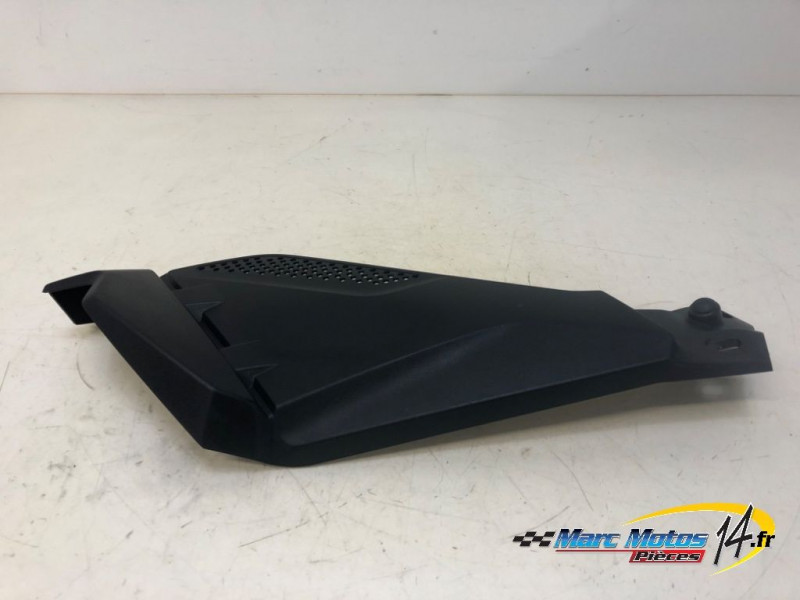 CACHE LATERAL INTERMEDIAIRE GAUCHE BMW R1200GS 2014