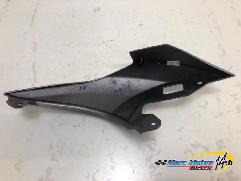 CACHE LATERAL DROIT TRIUMPH 765 STREET TRIPLE RS 2017
