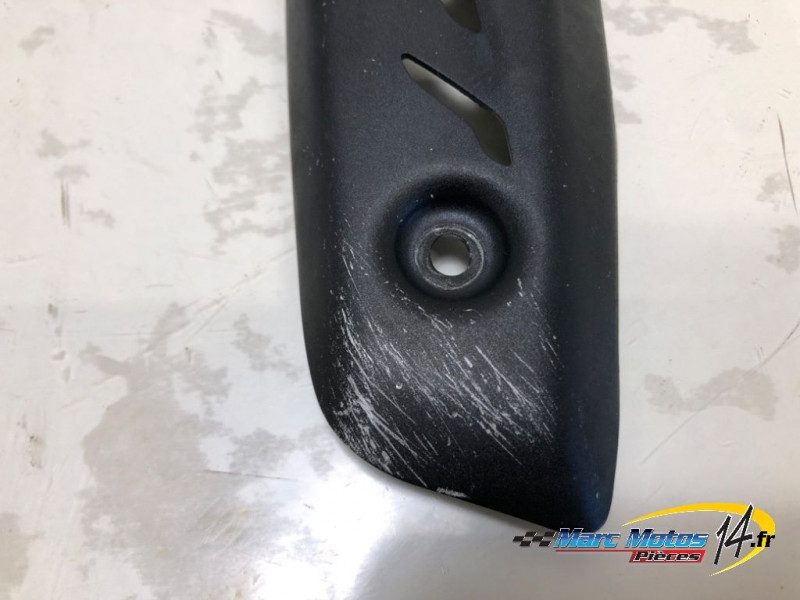 ECOPE DE RADIATEUR DROITE TRIUMPH 765 STREET TRIPLE RS 2017