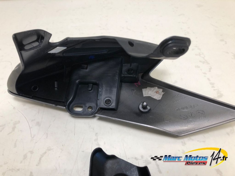 ECOPE DE RADIATEUR DROITE TRIUMPH 765 STREET TRIPLE RS 2017