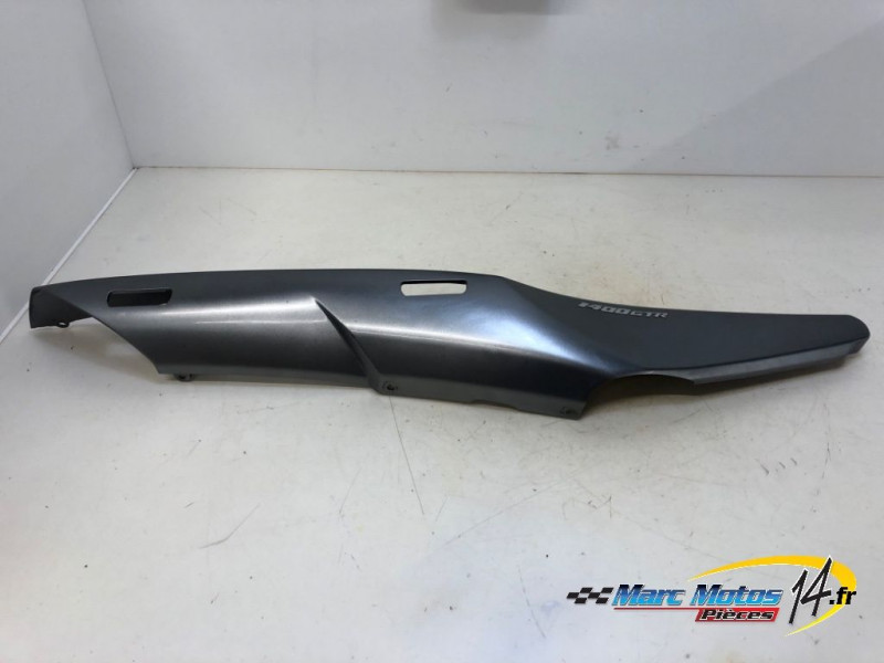 CACHE LATERAL DROIT KAWASAKI 1400 GTR 2017