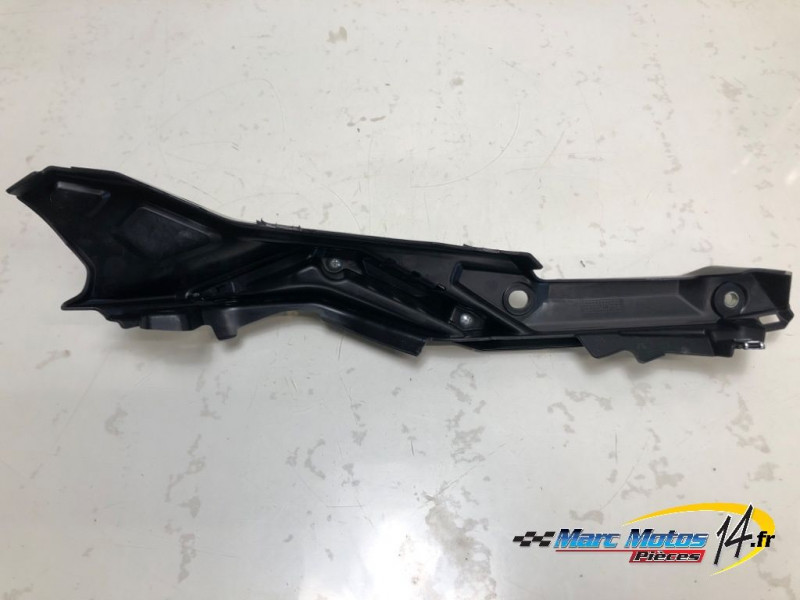 CACHE LATERAL DROIT YAMAHA MT10 2019
