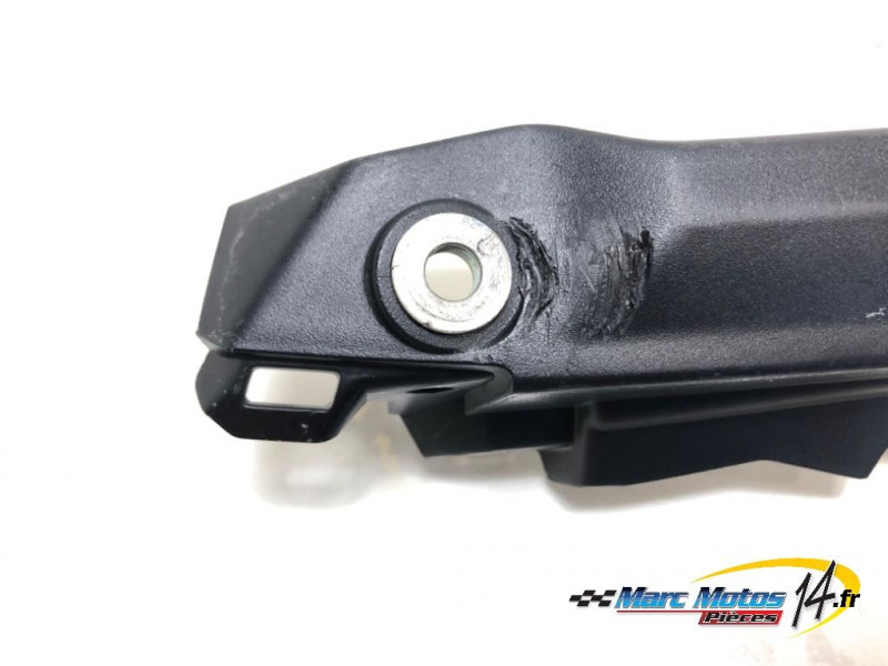 CACHE LATERAL DROIT YAMAHA MT10 2019