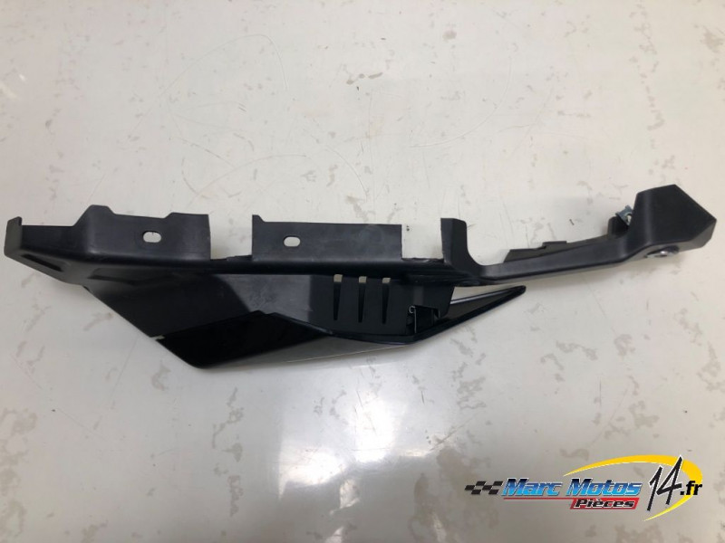 CACHE LATERAL GAUCHE YAMAHA MT10 2019