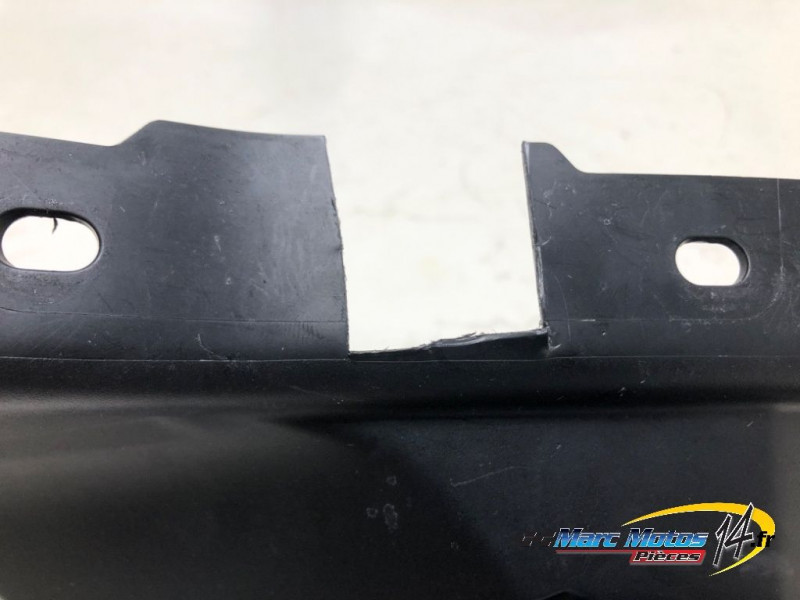 CACHE LATERAL GAUCHE YAMAHA MT10 2019