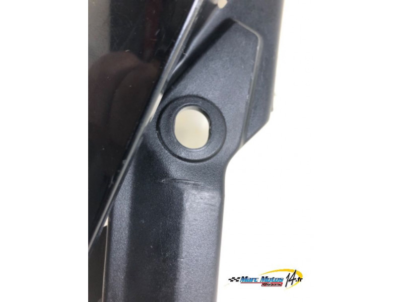CACHE LATERAL GAUCHE YAMAHA MT10 2019