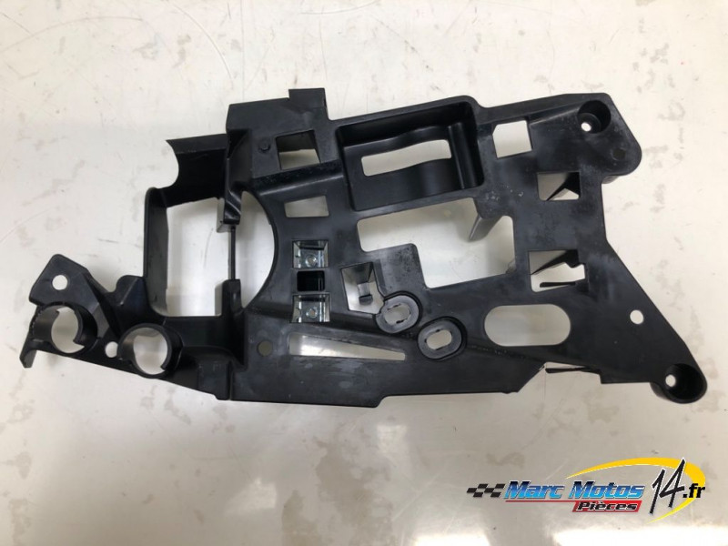PLASTIQUES ET CAOUTCHOUCS DIVERS YAMAHA MT10 2019