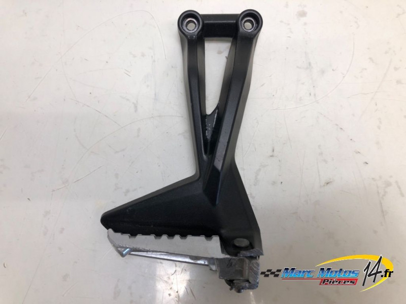 PLATINE ARRIERE DROITE YAMAHA MT10 2019